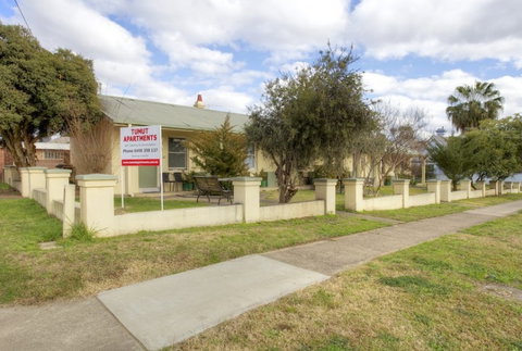 Tumut Apartments - Accommodation 4U 1