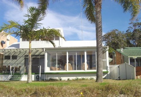 8 Seaview Crescent - Accommodation 4U 0
