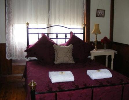 Gundagai Historic Cottages Bed And Breakfast - Accommodation 4U 1