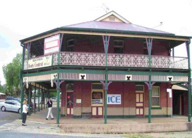 Henty Central Bed And Breakfast - Accommodation 4U 0
