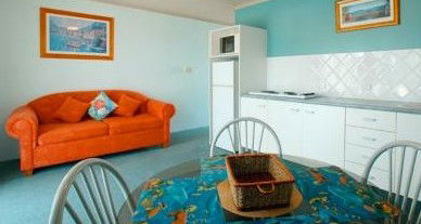 Allamanda Retreat - The Entrance - Accommodation 4U 2