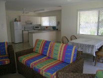 Bucasia Holiday Villa - Accommodation 4U 4