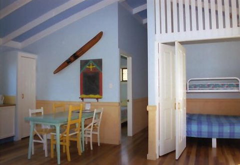 Moore Park Beach Huts - Accommodation 4U 1