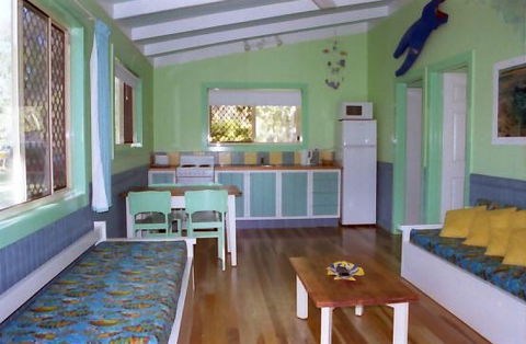 Moore Park Beach Huts - Accommodation 4U 2