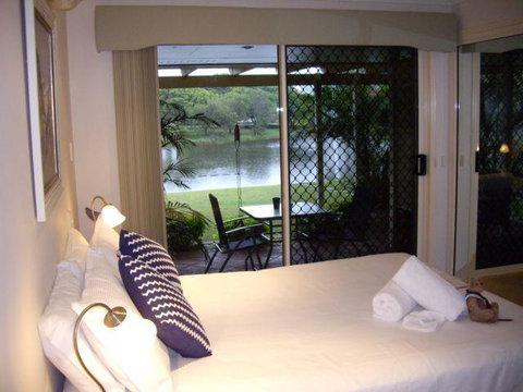 Alexander Lakeside Bed And Breakfast - Accommodation 4U 2