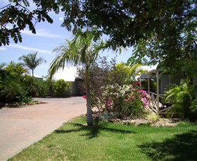 Banjos Overnight & Holiday Units - Accommodation 4U 3