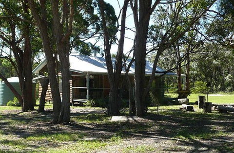 Possums Hollow And Hooters Hut - Accommodation 4U 5
