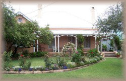 Guy House Bed And Breakfast - Accommodation 4U 0