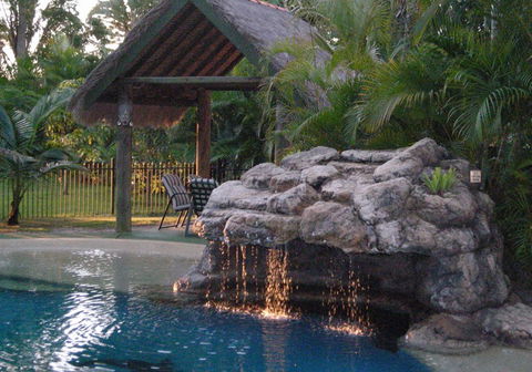 Straddie Bungalows - Accommodation 4U 1