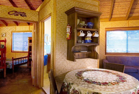 Straddie Bungalows - Accommodation 4U 2