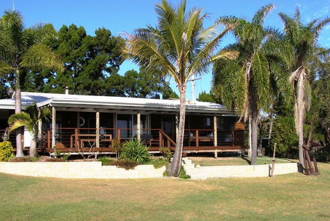 Amity Shaws - Accommodation 4U 5