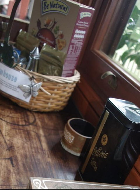 Crebra Farmhouse - Accommodation 4U 2