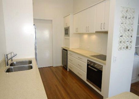 Claytons On Cylinder Beach Front Apartments - Accommodation 4U 0