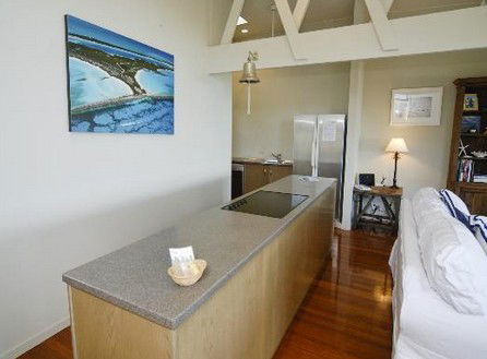 Claytons On Cylinder Beach Front Apartments - Accommodation 4U 3