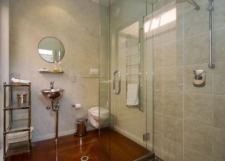 Claytons On Cylinder Beach Front Apartments - Accommodation 4U 4