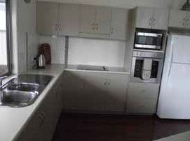 Bunderra - Holiday Home - Accommodation 4U 3