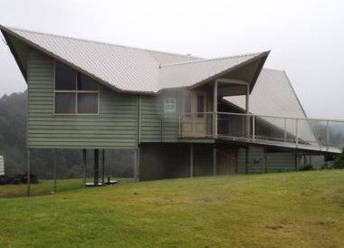 R And R - Holiday Home - Accommodation 4U 5