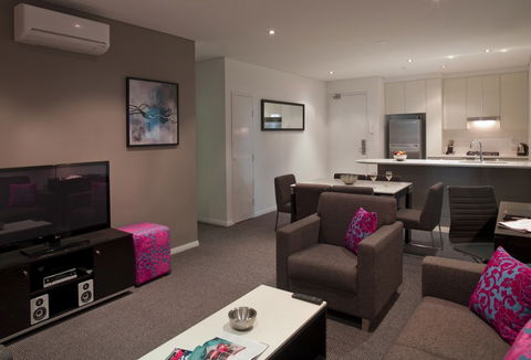 Meriton Serviced Apartments Southport - Accommodation 4U 1