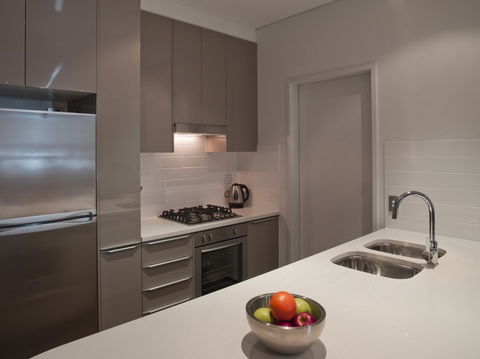 Meriton Serviced Apartments Southport - Accommodation 4U 2