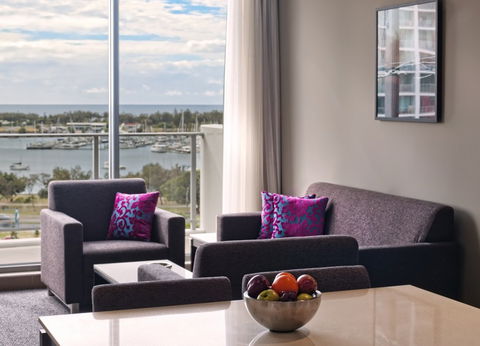 Meriton Serviced Apartments Southport - Accommodation 4U 4
