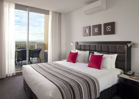 Meriton Serviced Apartments Southport - Accommodation 4U 5