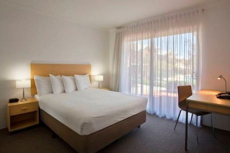 Best Western Plus Ascot Serviced Apartments - Accommodation 4U 0