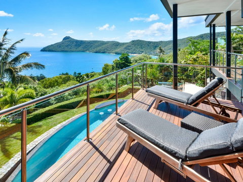 Whitsunday Holidays - Accommodation 4U 0