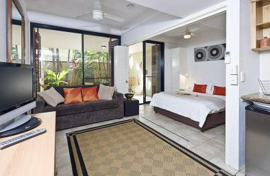 Julians Apartments - Accommodation 4U 2