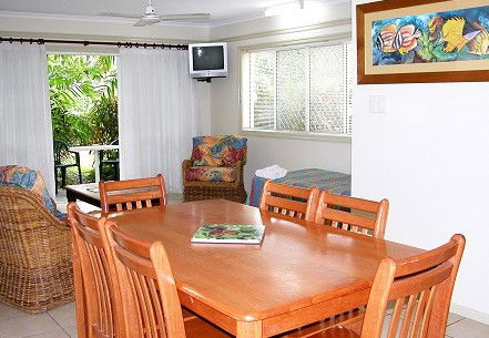 Cairns Queenslander - Accommodation 4U 2