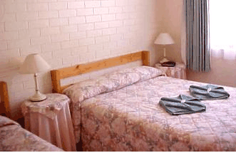 Denham Villas - Accommodation 4U 3