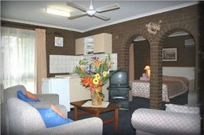 Paradise Holiday Apartments Villas - Accommodation 4U 0