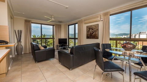 Coral Towers Holiday Apartments - Accommodation 4U 5