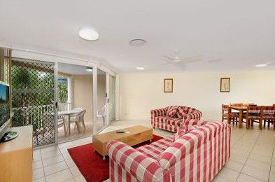 Surfers Beach Holiday Apartments - Accommodation 4U 2