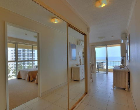 Surfers Beachside Holiday Apartments - Accommodation 4U 4