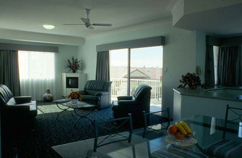 Runaway Bay Motor Inn - Accommodation 4U 4