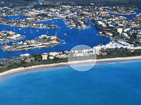 Beachcomber On The Spit - Accommodation 4U 0