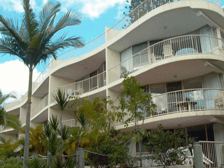 Beachcomber On The Spit - Accommodation 4U 4