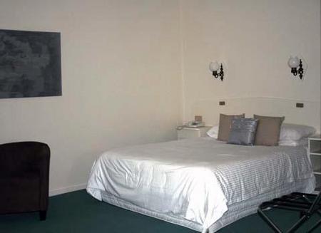 International Motor Inn - Accommodation 4U 1