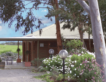 Mclaren Ridge Log Cabins - Accommodation 4U 1