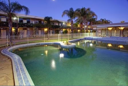 Sandors Motor Inn - Accommodation 4U 5