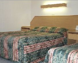 Country Lodge Motor Inn - Accommodation 4U 1