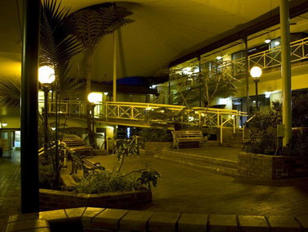 Mayfair Plaza Motel - Accommodation 4U 0