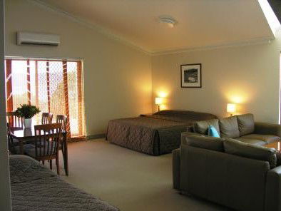 Banjo Paterson Inn - Accommodation 4U 2