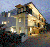 The Dolphin Apartments - Accommodation 4U