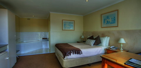 Comfort Inn Victor Harbor - Accommodation 4U 1