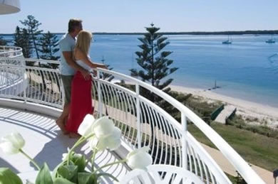 Atrium Resort - Accommodation 4U 6