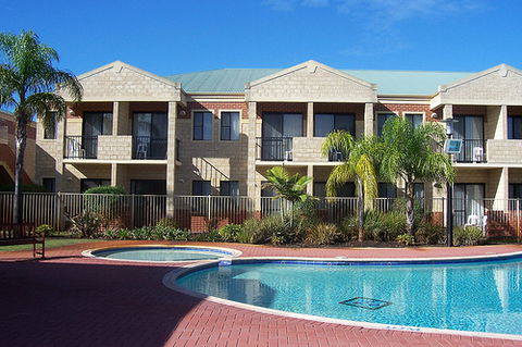 Country Comfort Inter City Perth Hotel & Apartments - Accommodation 4U 0