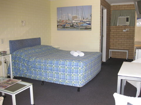 Twin Pines Motel - Accommodation 4U 0