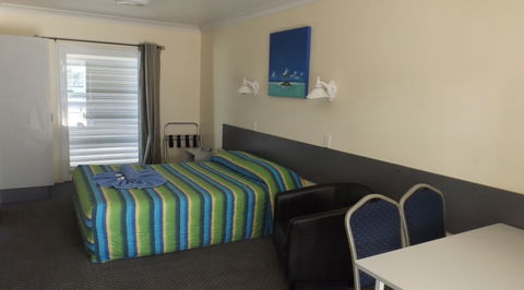 Central Point Motel - Accommodation 4U 1