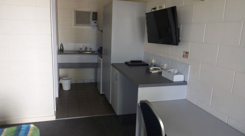 Central Point Motel - Accommodation 4U 3